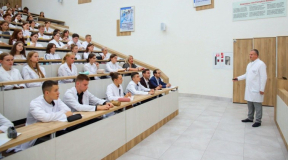 Почему при нехватке врачей поступить в медвузы все сложнее?